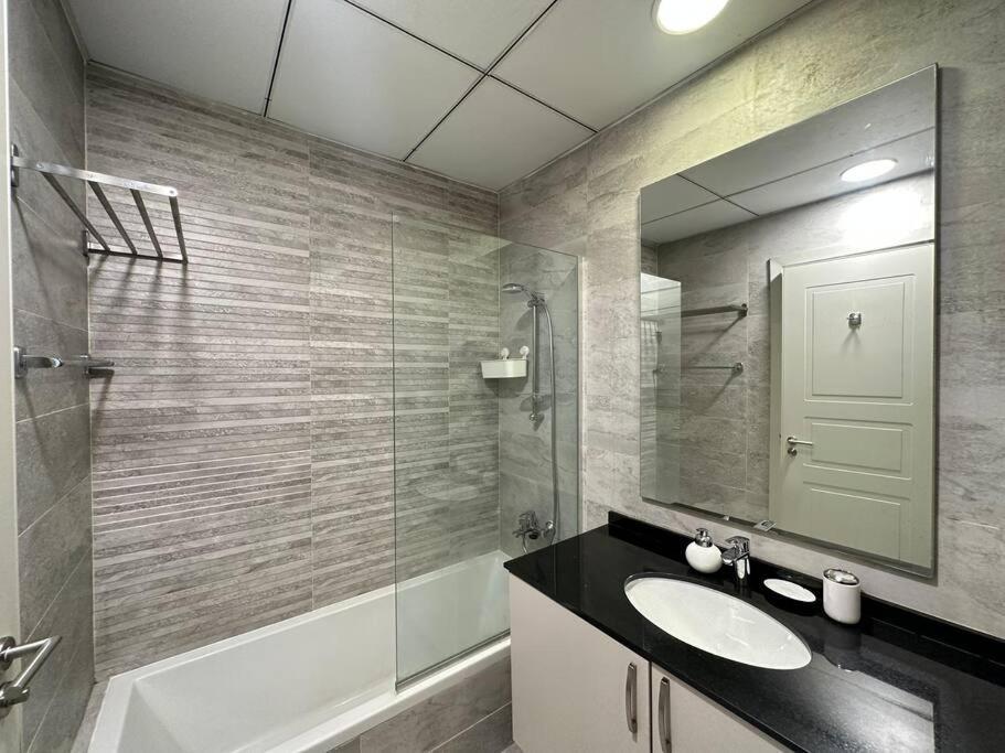 Stunning 1-bedroom In The Polo Residence, Meydan